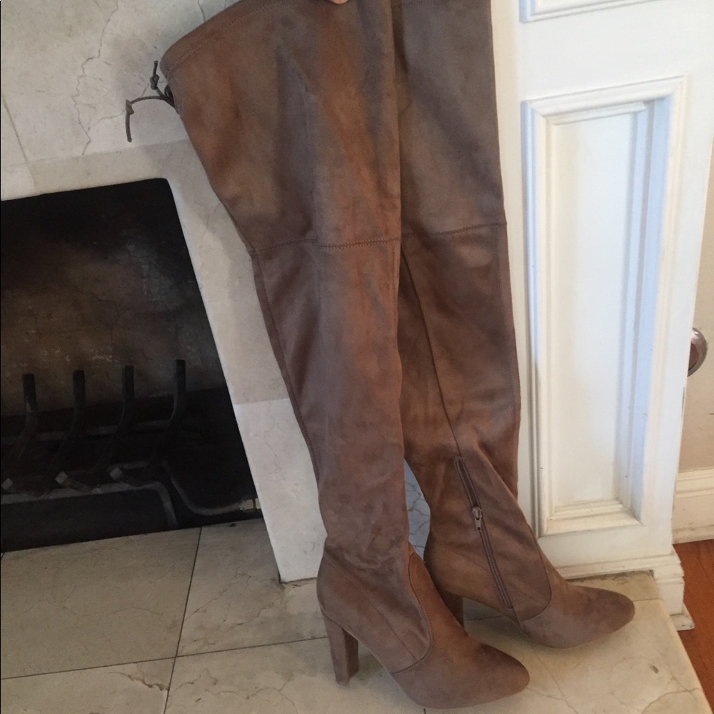 Over The knee Boots NWT Taupe/Tan Suede